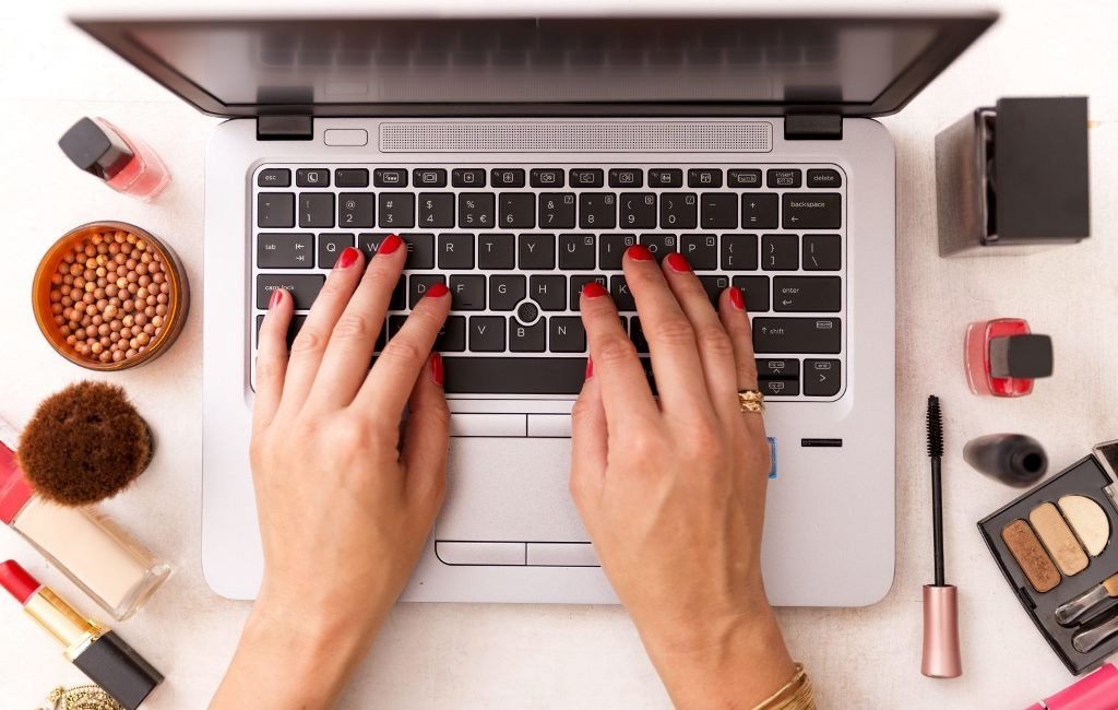 Why buy beauty products online? - Desimart
